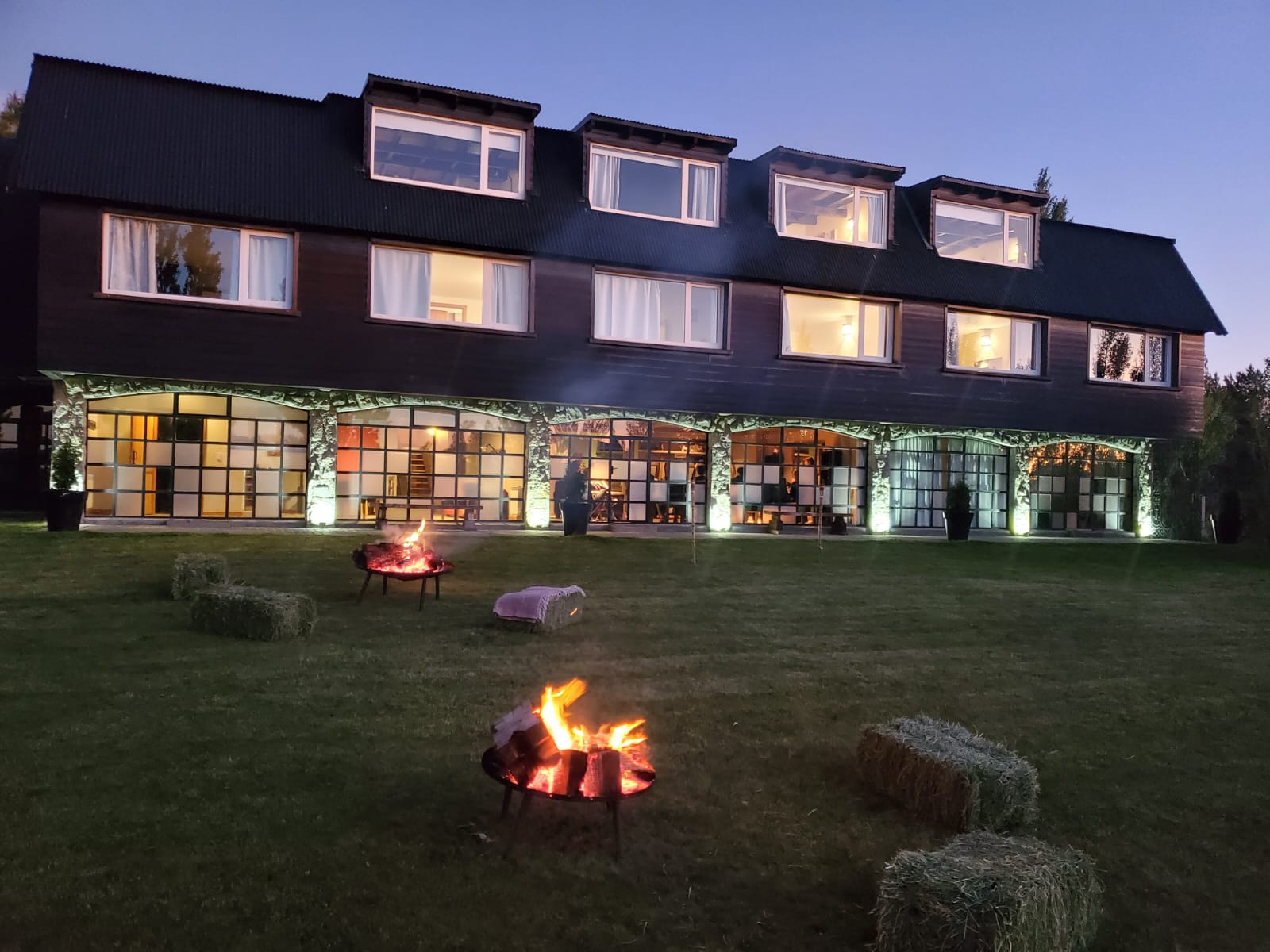 FLY FISHING LODGE